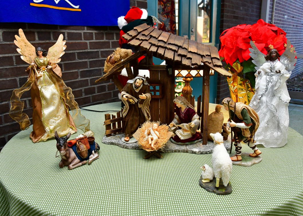 Angels Flank the Nativity Scene 2